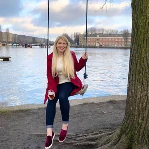 Meet your Posher, Nicole